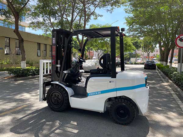 3 ton-diesel forklift truck