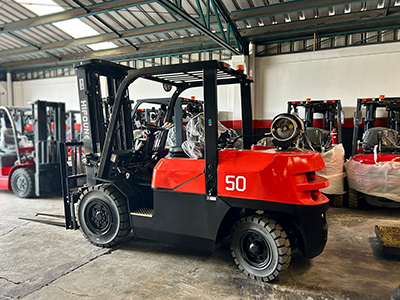 Winter diesel forklift how to use cold starting fluid to start quickly